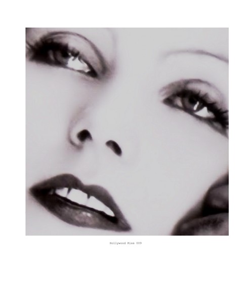 Hollywood Kiss 009