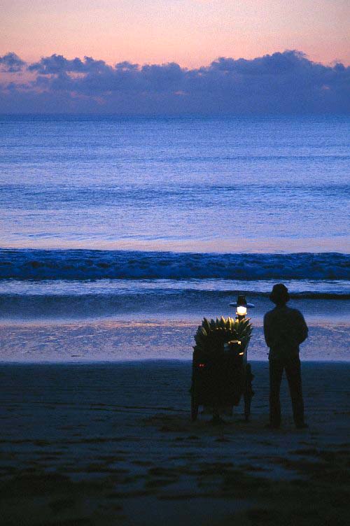 Cornroast at the beach; Bali 