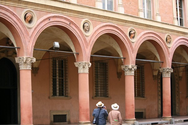 The Devil is overlooking the Piazza