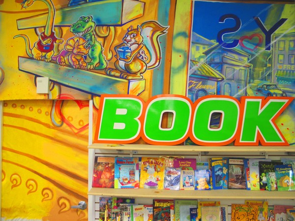 CHILDREN'S BOOK BACKDROP