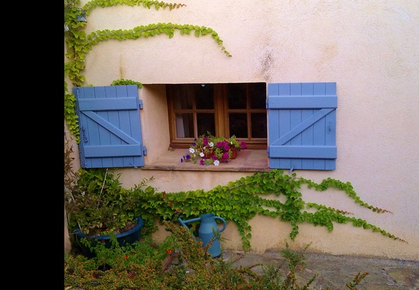 window provence.jpg