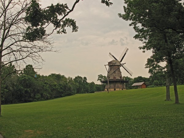 GENEVA, IL  WINDMILL  A