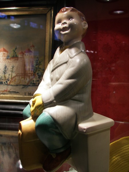 Porcelain mister