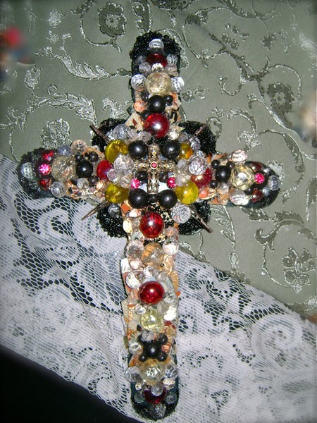 COLLAGE/CROSS W/CRYSTAL, MULTI COLOR, BLK BEAD