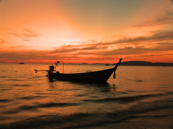 Longtail boat