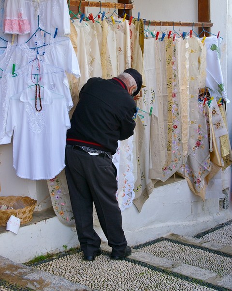 Vending Linens in Rhodes