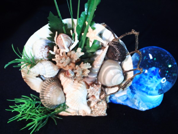 Shellart meets snow globe