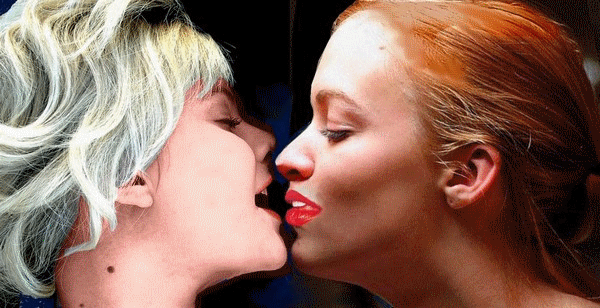 KISS FRIENDLY BE HAPPY