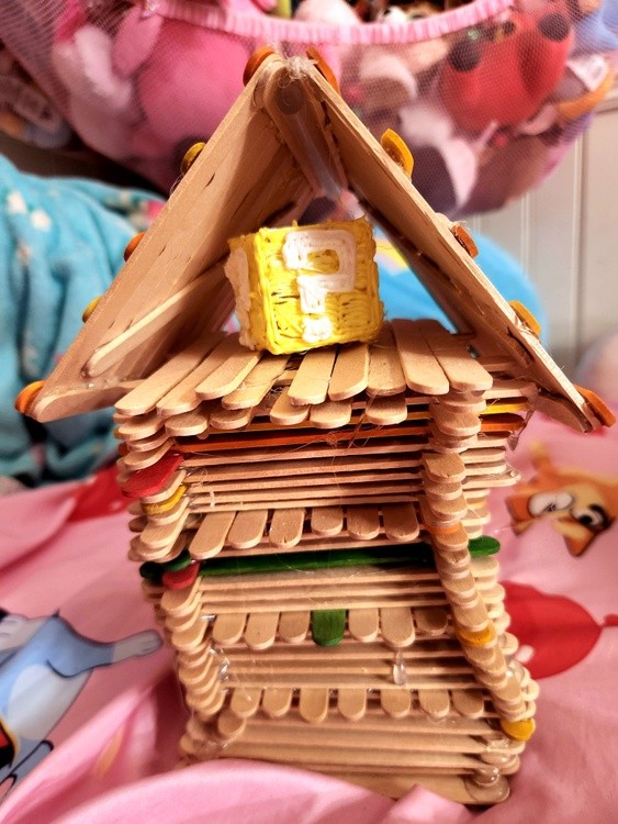 1000021573