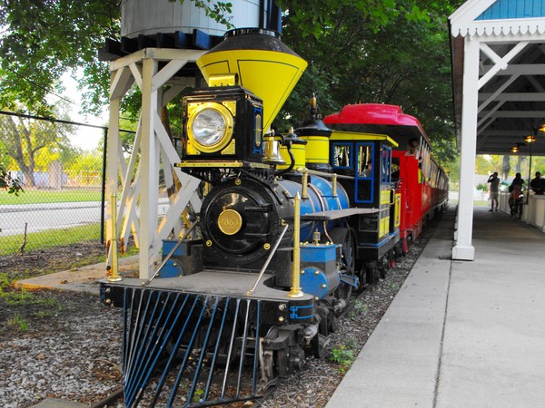 Miniature train