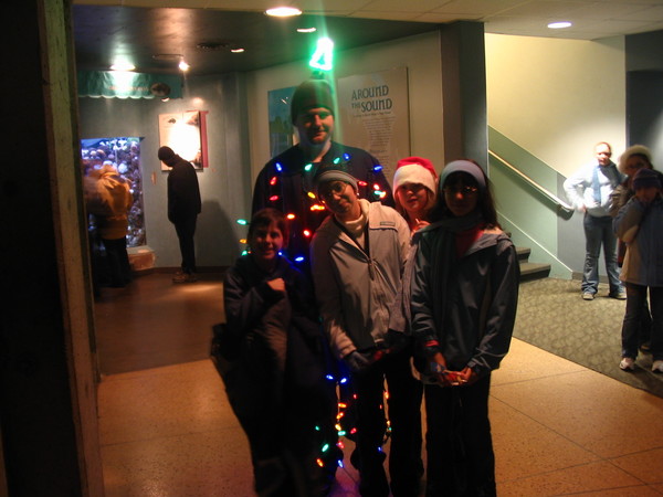 kids with x-mas tree man