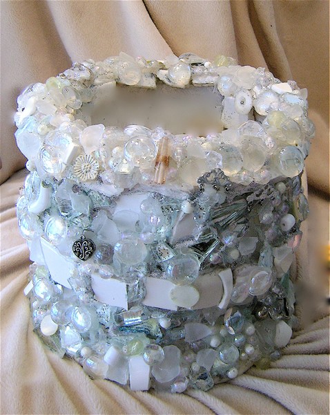WHITE COLLAGE POT #1 VIEW