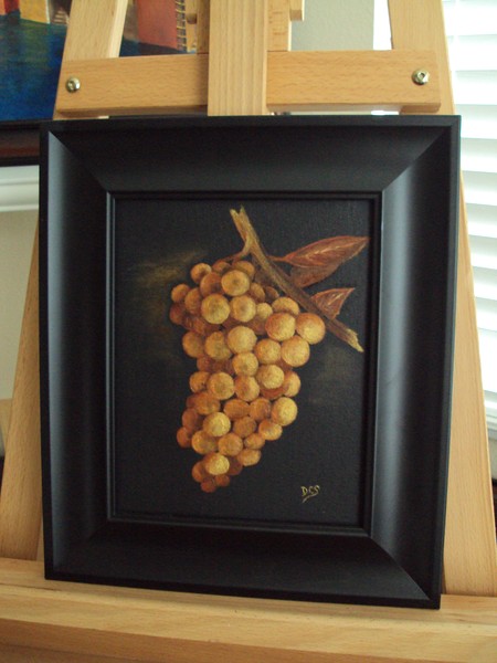 Grapes- gold/black