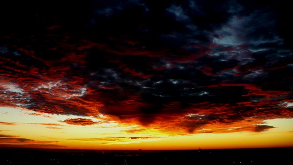 el silencio amanece...