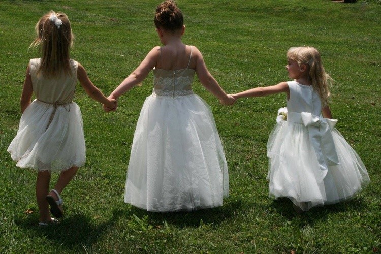 FLOWER GIRLS
