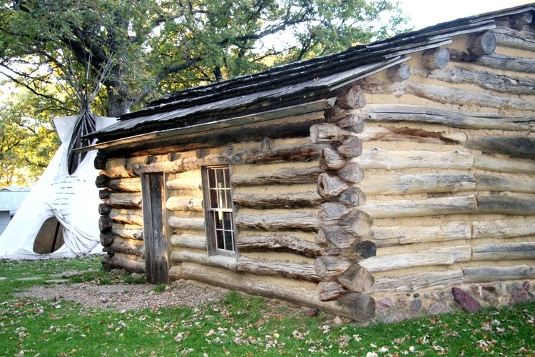 Abbey Gardner Cabin Nextdoor to TeePee