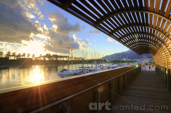 Tramonto sul ponte di legno