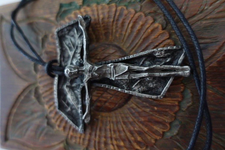 Weapon Tau Cross for men knight who fights against the global invasion of evil