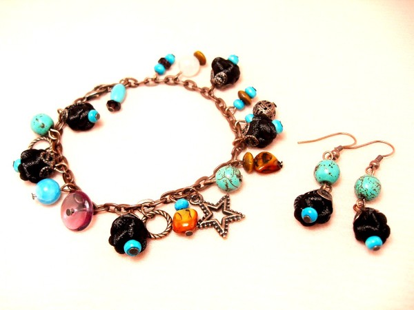 Bracelet and earrings