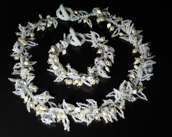 Necklace and bracelet 