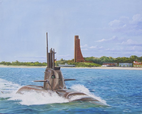 U31 vor dem Marineehrenmal Laboe