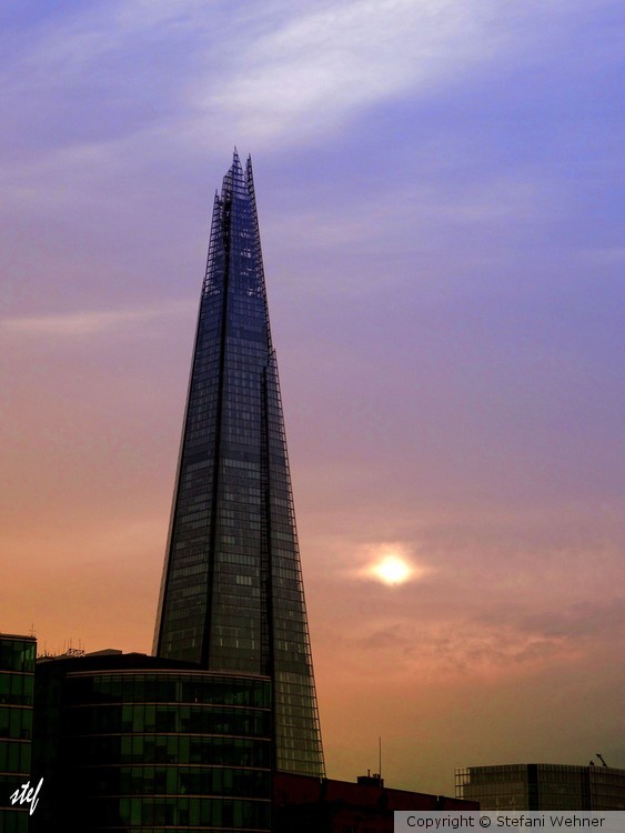 the shard in dusk