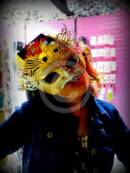 GirlWithMaskPhoto