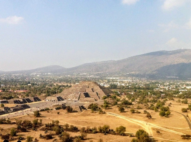 Karen Muro Teotihuacan pyramid