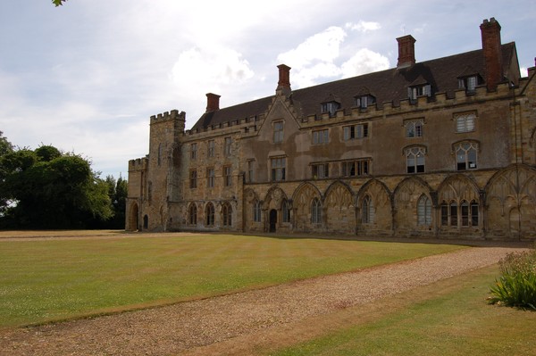 Battle Abbey main building