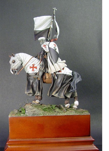 Templar Knight with Baucant