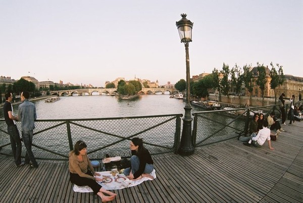 Supper  On  The  Bridge