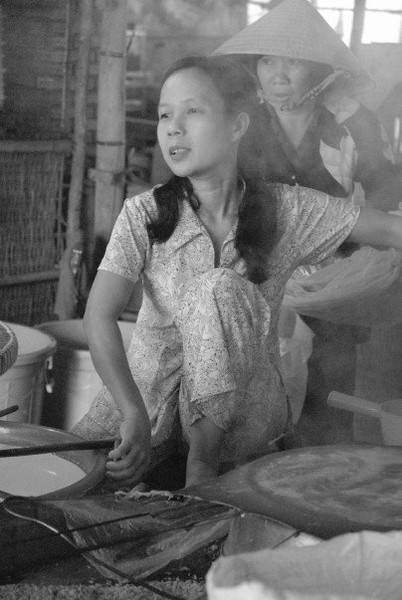 Making rice paper