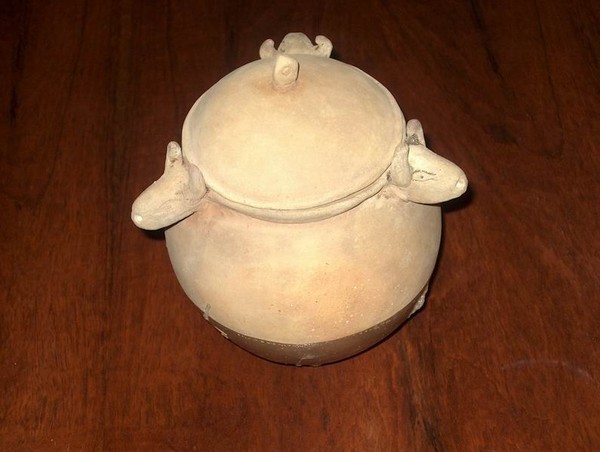 Pan with bulls