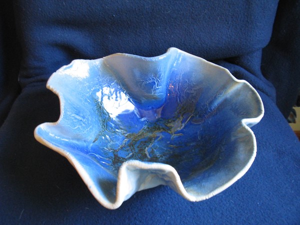 Slump molded porcelain bowl