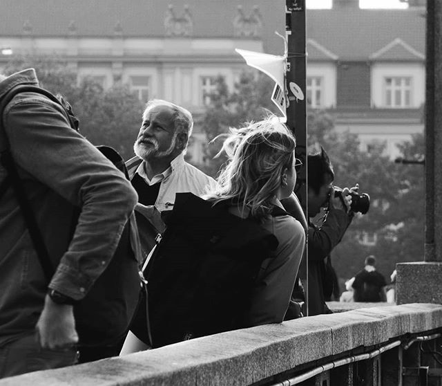 People in the cityphotography photographer eyeem eyeemphoto bw bwphotography prague city citywalls p