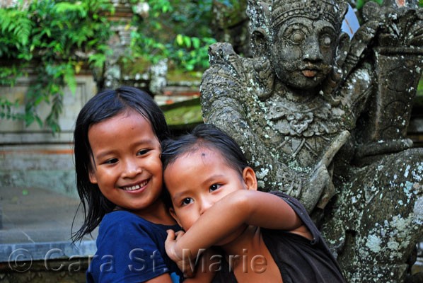 Bali Temple Sisters
