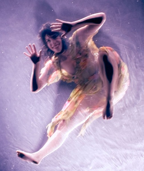  Estefania Bavassi (Fuerza Bruta Show)