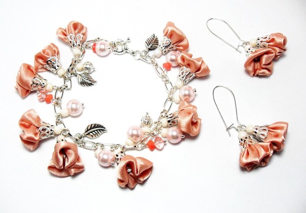 Bracelet and earrings