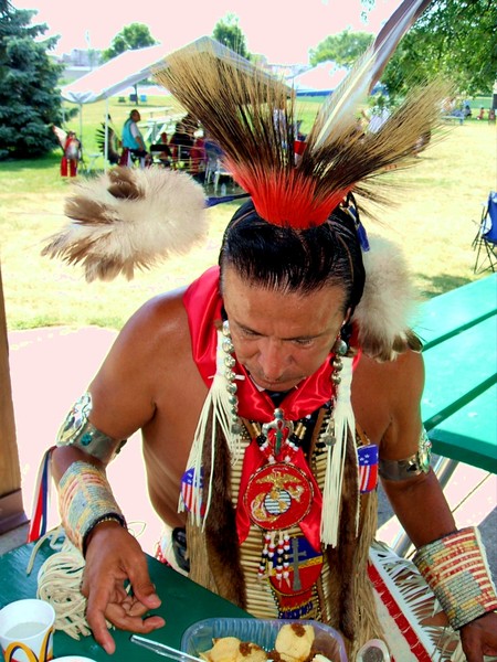 Native american and Hogan ( home)