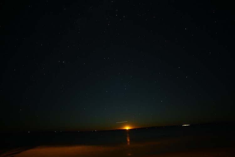 Moonrise over Moreton