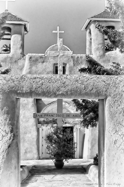 Ranchos de Taos church gate
