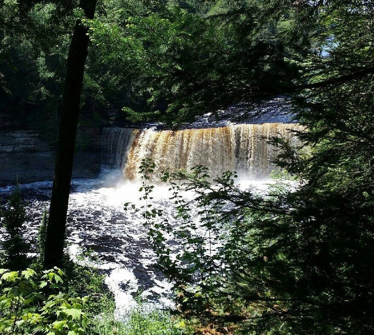 TAHQUAMENON FALLS