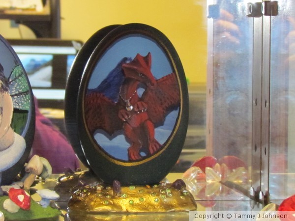 red dragon on emu egg, golden treasure stand