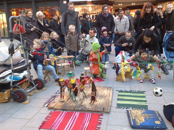 Dancing Puppets!
