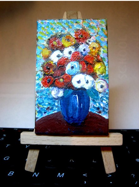 MINIATURE FLOWER PIECE FOR VALENTINES DAY