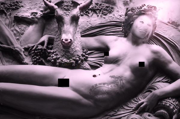 Playmate taking Exstacy, 2000 A.C