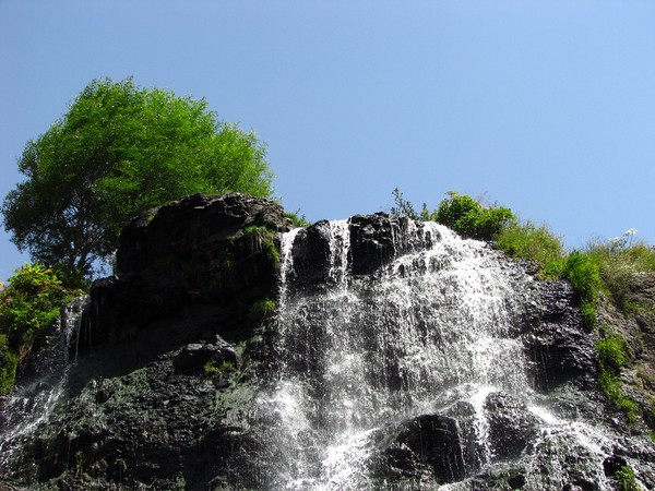 Shaqe Waterfall