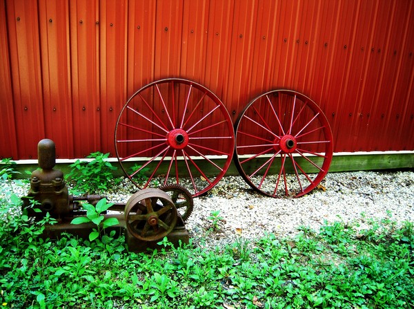 Red Shed, Red Wheels