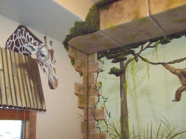 Window treatment and Giraffe