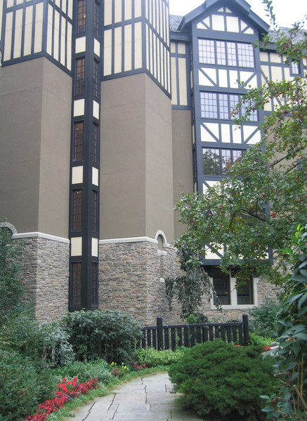 The Old Mill Inn, Garden